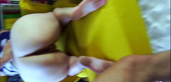 Kurvige deutsche mit grossen echten Titten und Brille bei Amateur Sex mit Handy